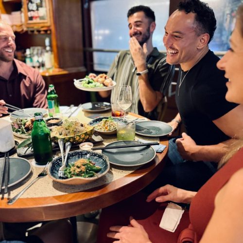 mamamis-host-a-dinner-party